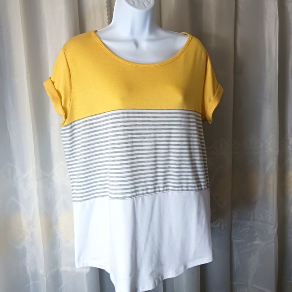 Yellow stripped relaxed fit tee womens large